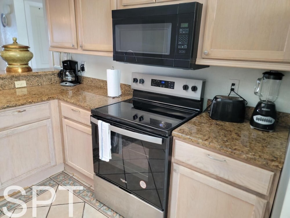 Saida Towers Iii 3101 3 Bedroom Condo by RedAwning - photo 35