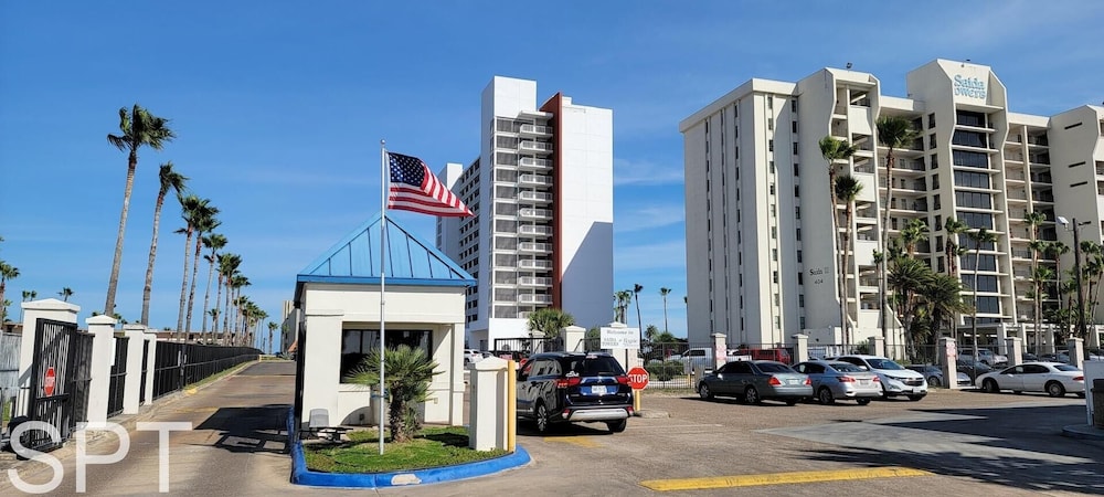 Saida Towers Iii 3101 3 Bedroom Condo by RedAwning - featured photo