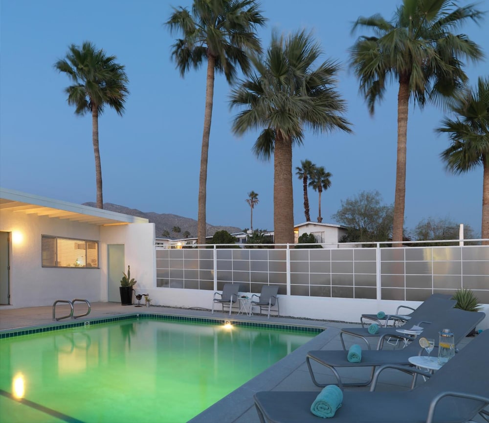 Sagewater Springs Adult Only — Desert Hot Springs