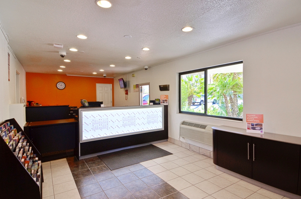 Motel 6 Palm Springs CA East Palm Canyon - photo 52