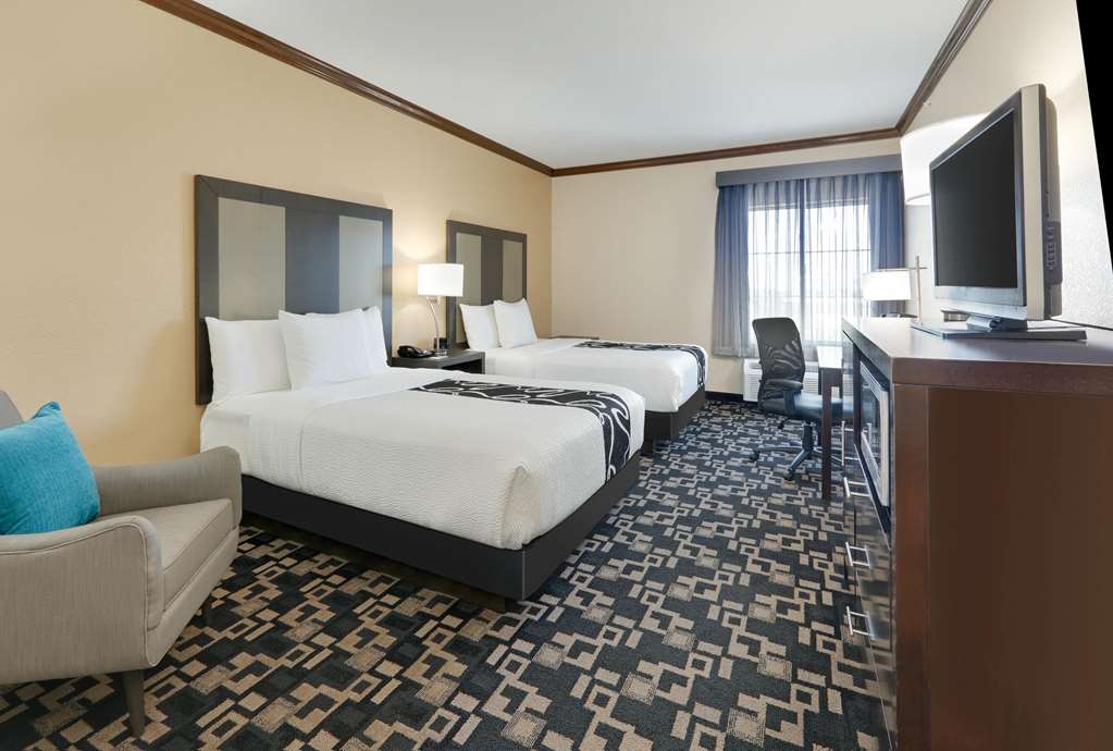 La Quinta Inn & Suites by Wyndham Big Spring - photo 12