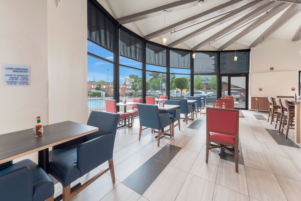 Holiday Inn Express Columbus Downtown by IHG - photo 36
