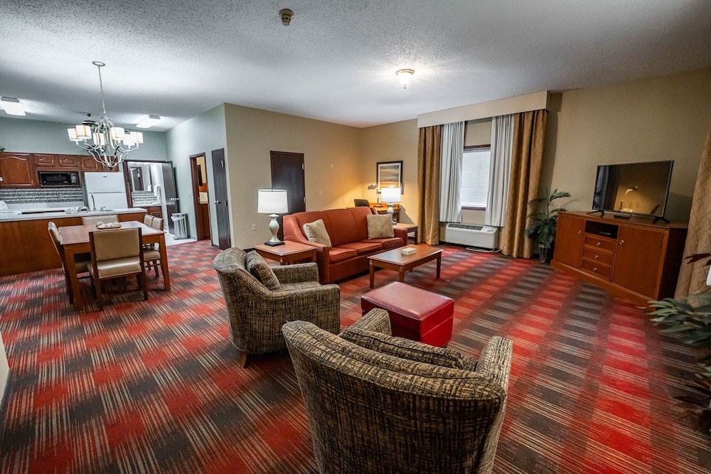 Christopher Inn and Suites - photo 9