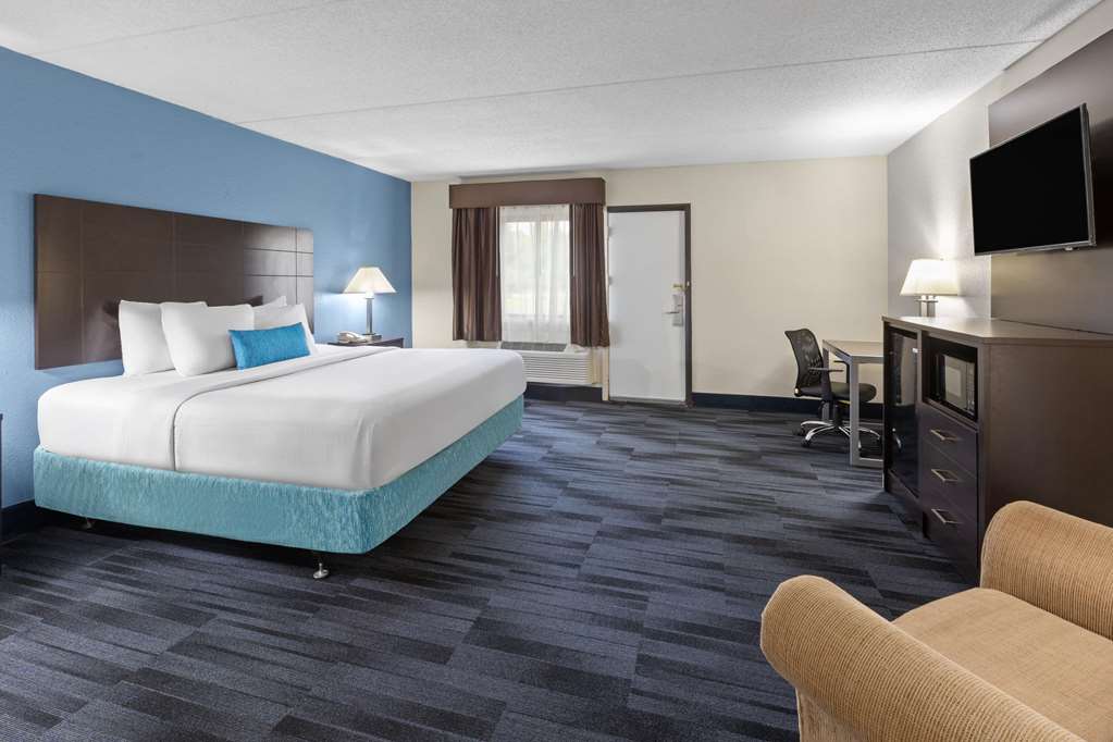 Baymont Inn and Suites by Wyndham Farmington MO - photo 23