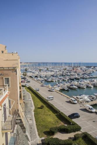 A casa di Rino — 4-Star Luxury Hotel in Nettuno, Italy