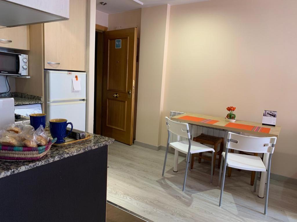 Apartamento Mota Los Prados Parking Wifi Gratis — 4-Star Luxury Hotel in Oviedo, Spain