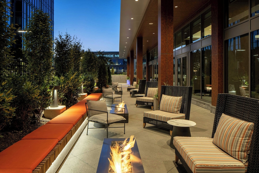 Epicurean Atlanta Autograph Collection - photo 86