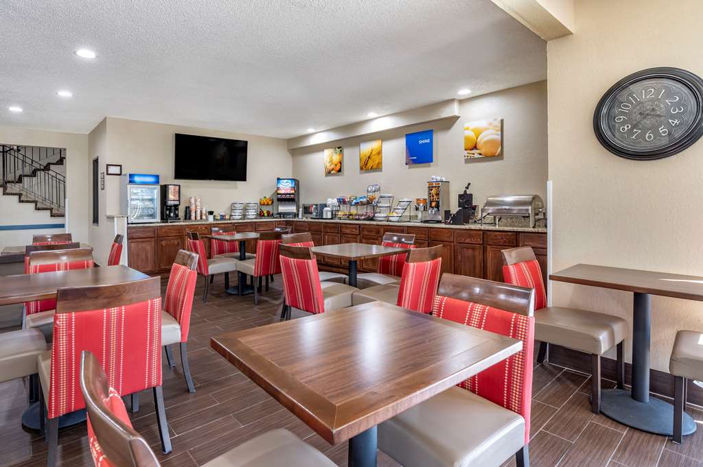 Comfort Inn Near Kokomo Speedway - photo 44