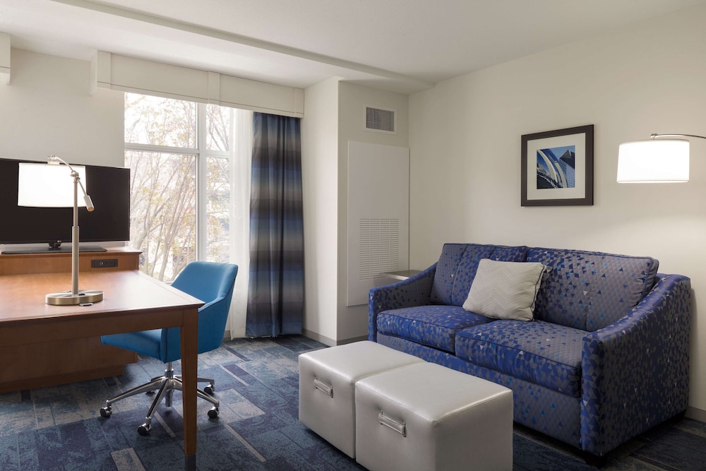Hampton Inn & Suites Rosemont Chicago O'Hare - photo 10