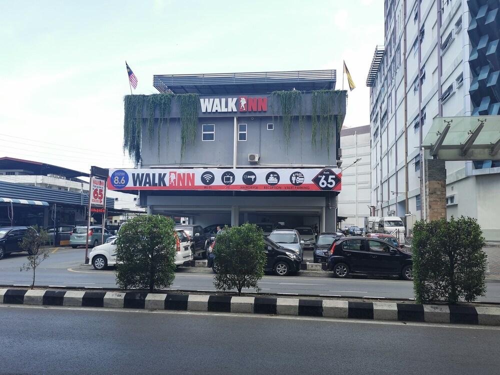 Walk Inn - carbon neutral hotel in Miri