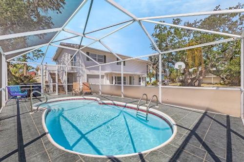 140 Barefoot Bungalow 4BR 2BA with Heated Pool home — 4-Star Luxury Hotel in Fort Myers Beach, United States