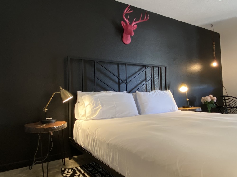 Wimberley Inn - photo 4