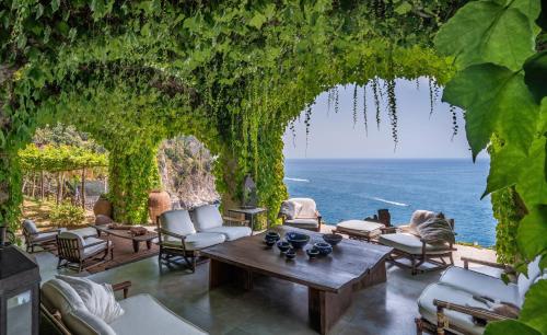 Villa Limonaia — 4-Star Luxury Hotel in Maiori, Italy