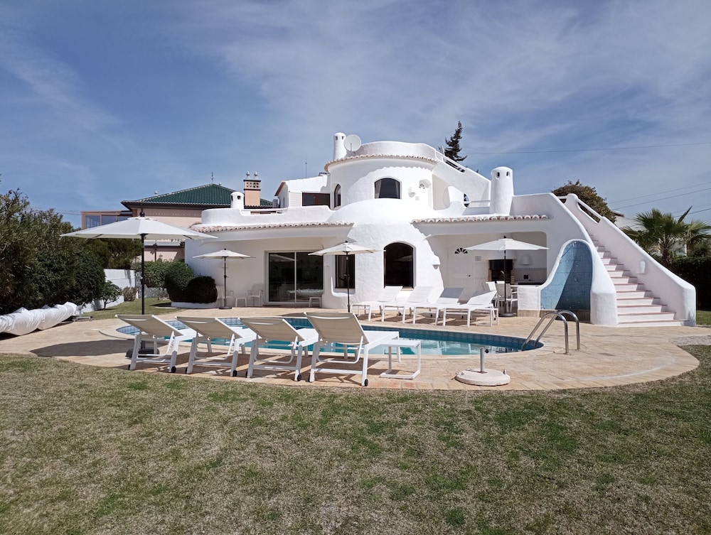 Casa Francisco : Family Villa with private pool. Near to beach — 4-Star Luxury Hotel in Albufeira, Portugal