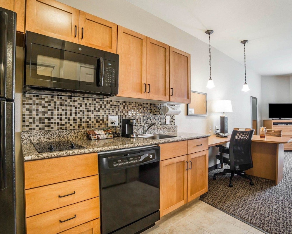 MainStay Suites Sidney Medical Center - photo 21