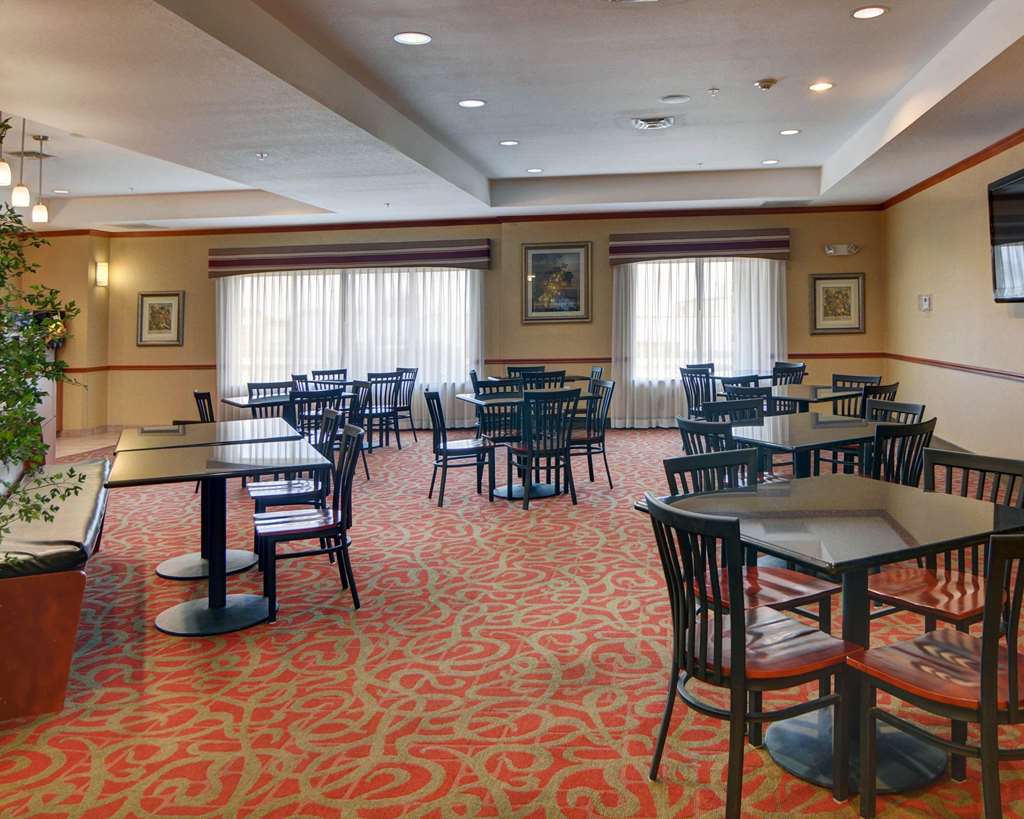 Quality Suites Near Cedar Creek Lake - photo 4