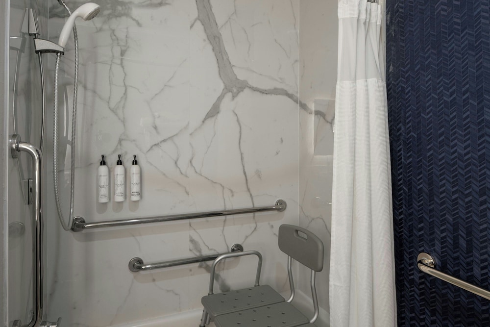 Fairfield Inn & Suites by Marriott Lafayette South - photo 13