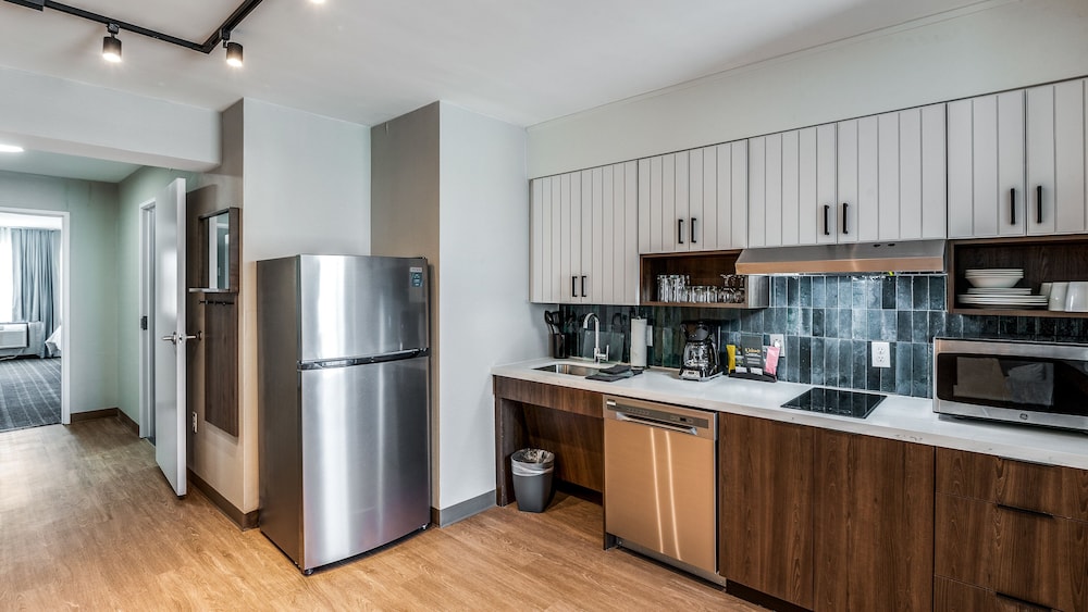 Staybridge Suites Dallas Market Ctr Love Field by IHG - photo 25