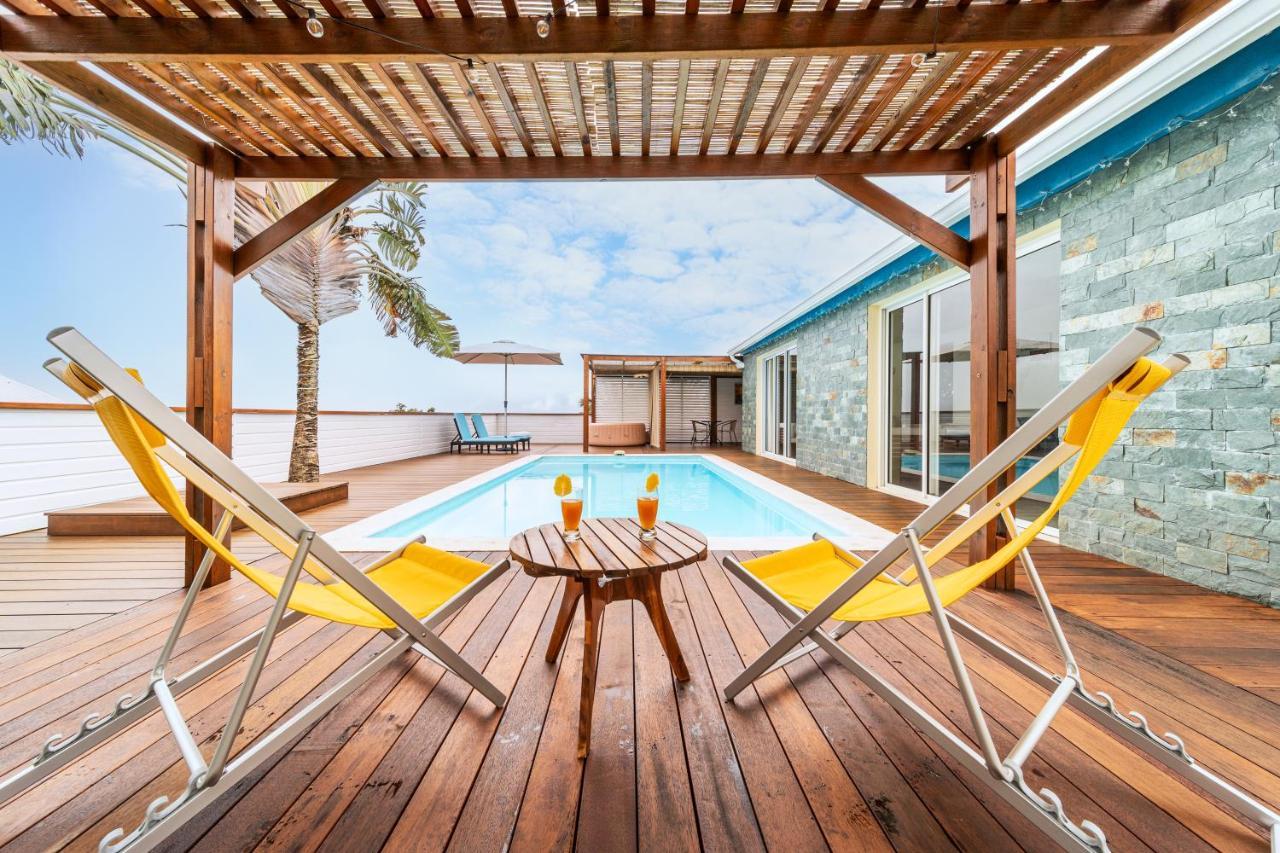 Bungalow L'Escale de Takamaka avec piscine et jacuzzi — 4-Star Luxury Hotel in Saint-Benoit, Réunion