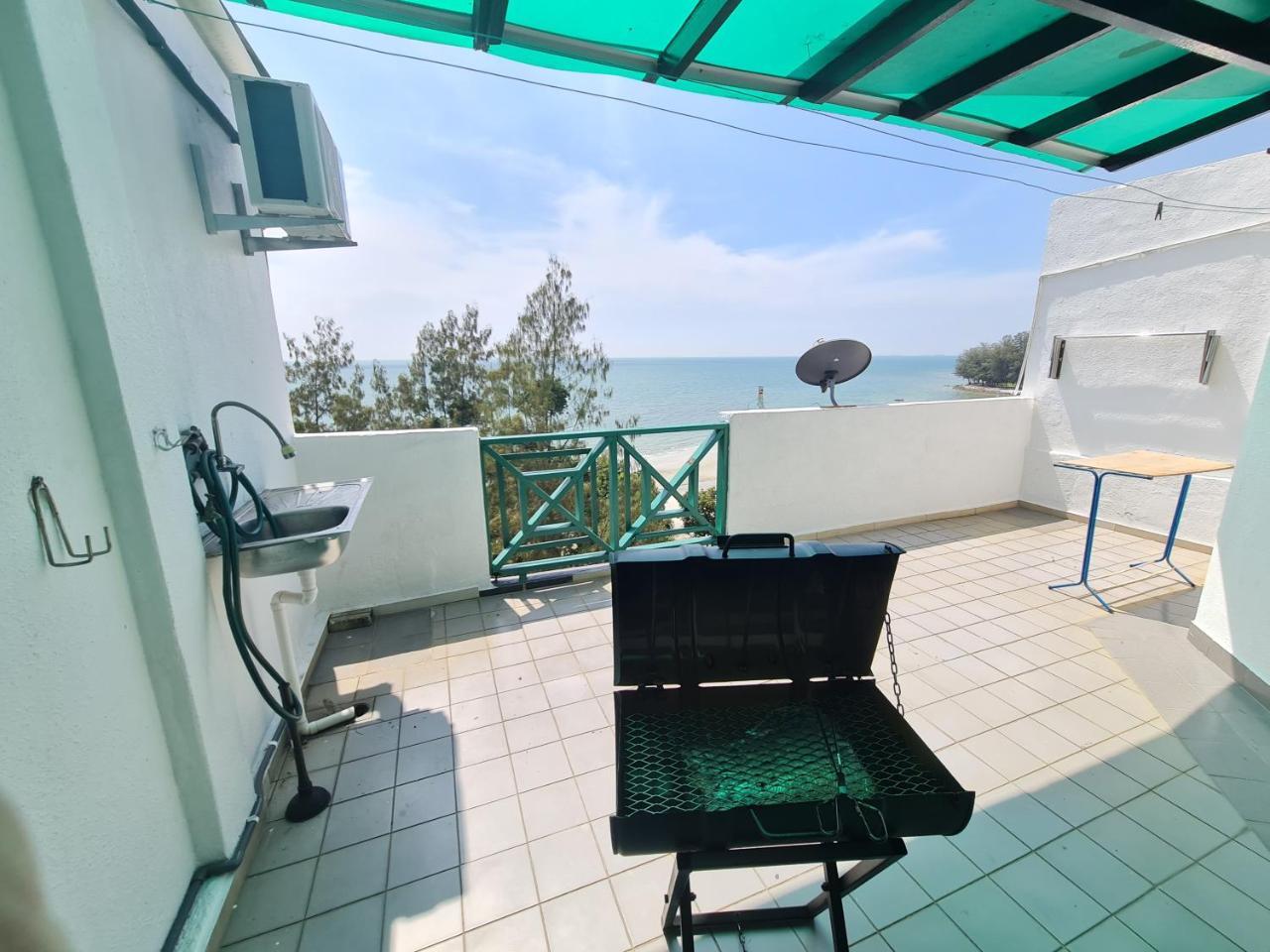 6 13pax Duplex BBQ front sea view — 4-Star Luxury Hotel in Port Dickson, Malaysia