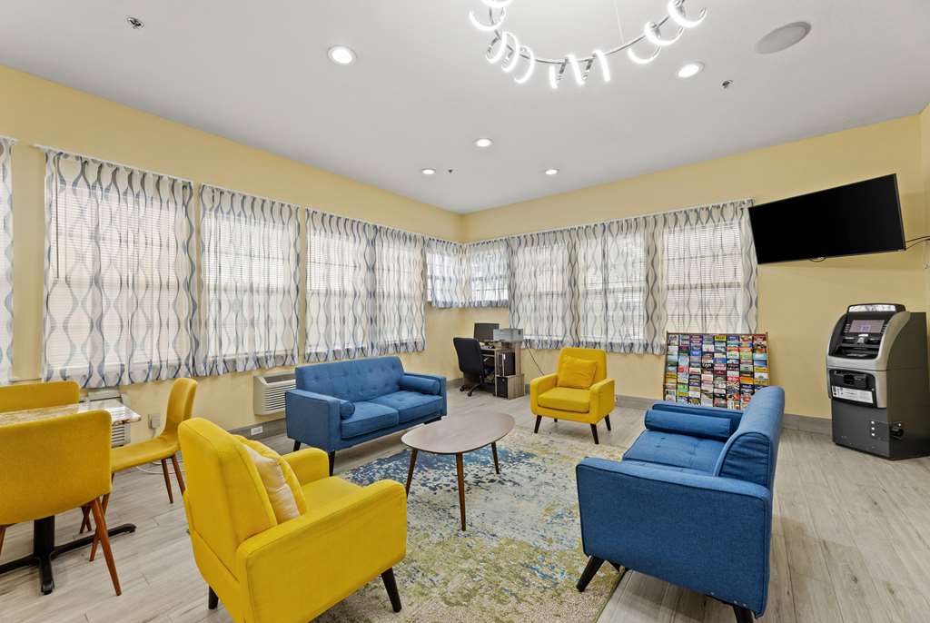 Days Inn & Suites by Wyndham Euless DFW Airport South - photo 14