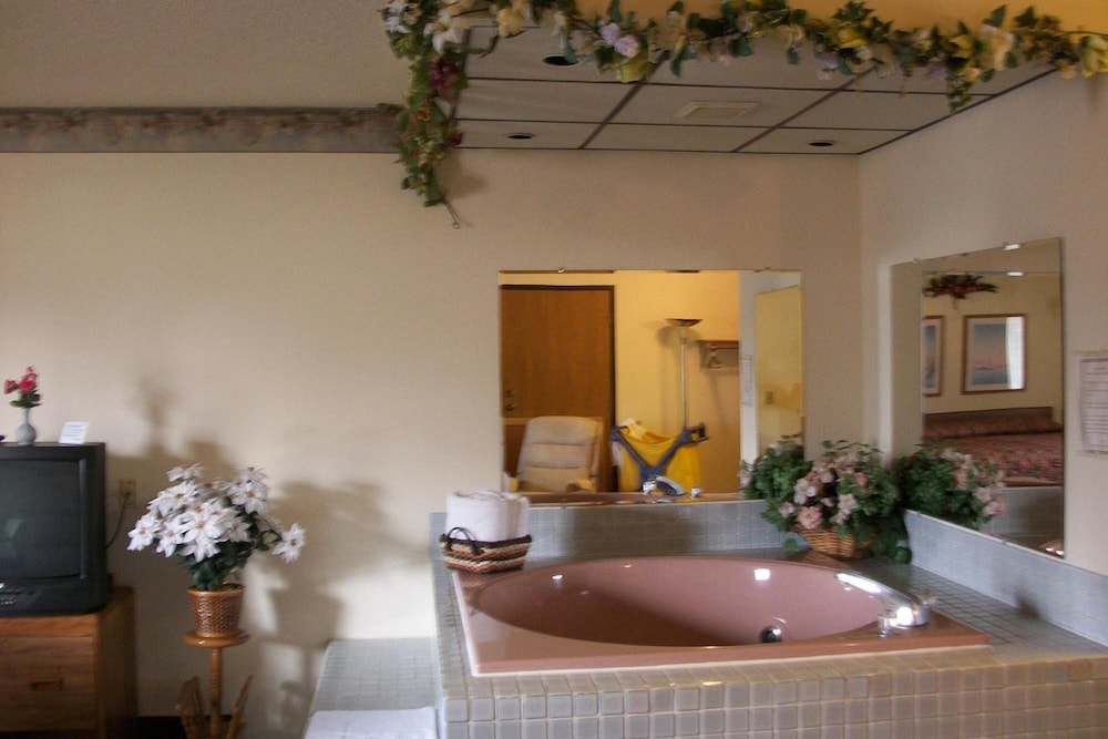 Lodi Valley Suites - photo 21