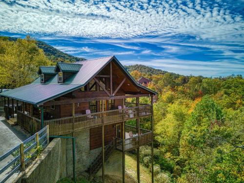 Whiskey's mountain lodge Mtn Views Hot Tub 560 FREE tickets each paid day — 4-Star Luxury Hotel in Sevierville, United States