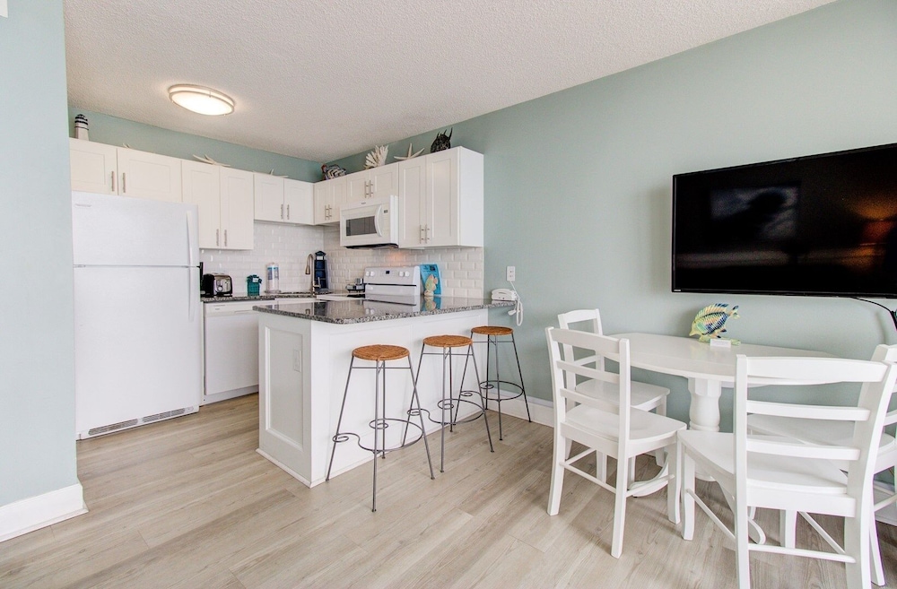 1104 Starfish Room by Atlantic Towers - photo 6