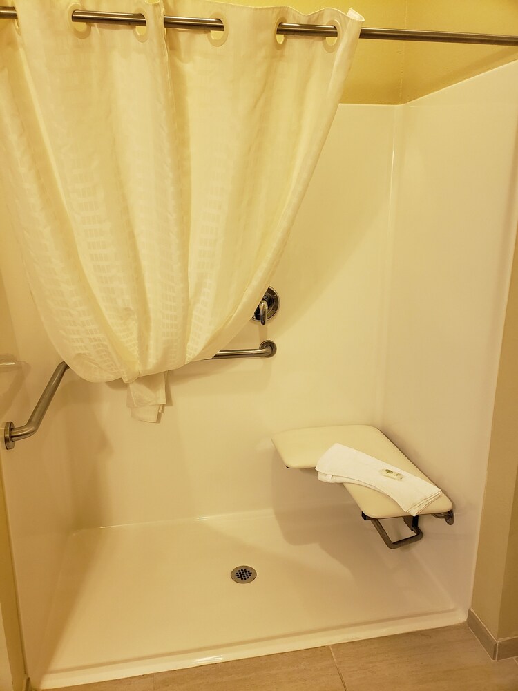 Cobblestone Hotel & Suites Jefferson - photo 23