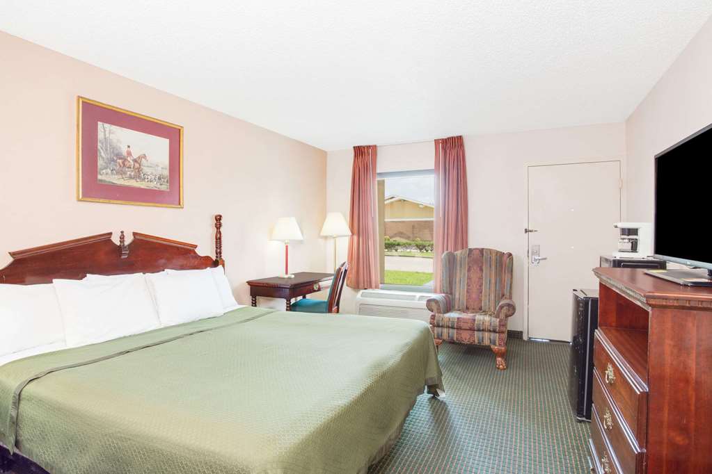 Days Inn by Wyndham Greenville MS - photo 17