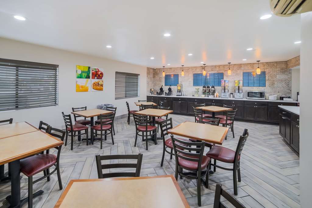 Quality Inn & Suites Goodyear Phoenix West - photo 17