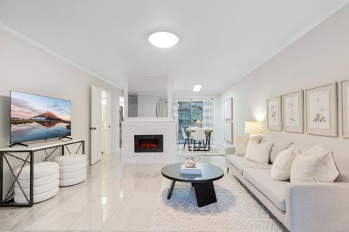 Bellevue Modern Luxe Townhouse near DT 520 I405 — 4-Star Luxury Hotel in Bellevue, United States