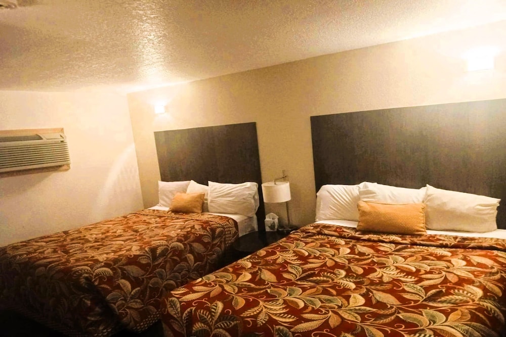 Hometown Inn By Oyo Lakin Ks - photo 5