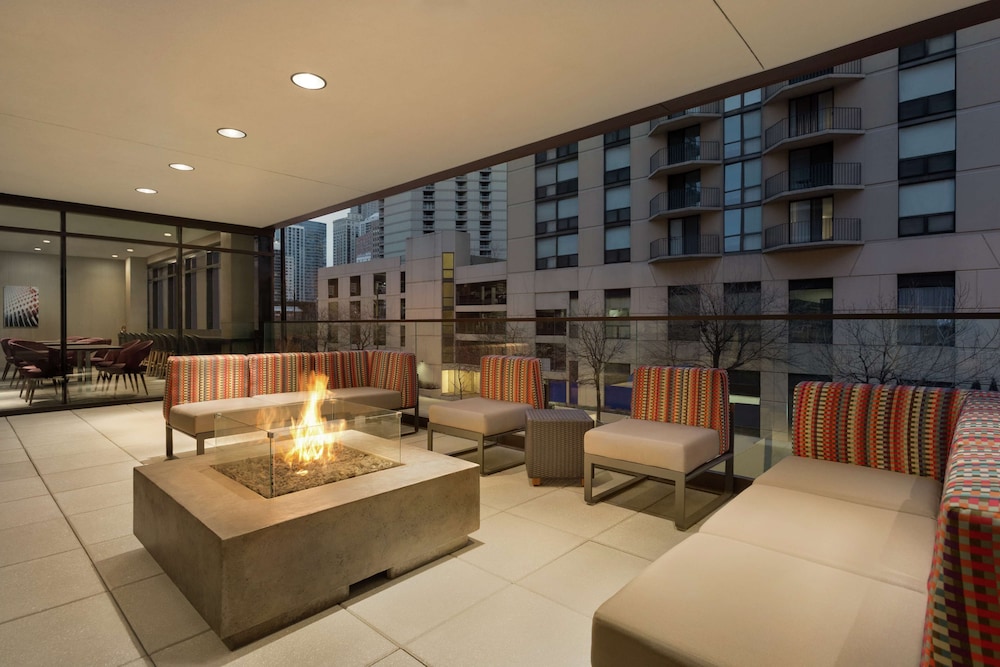 Home2 Suites by Hilton Chicago River North - photo 46