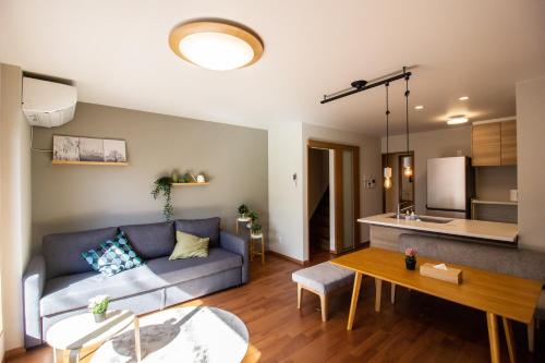 Js暁宅 彩月 Ayatsuki - carbon neutral hotel in Osaka