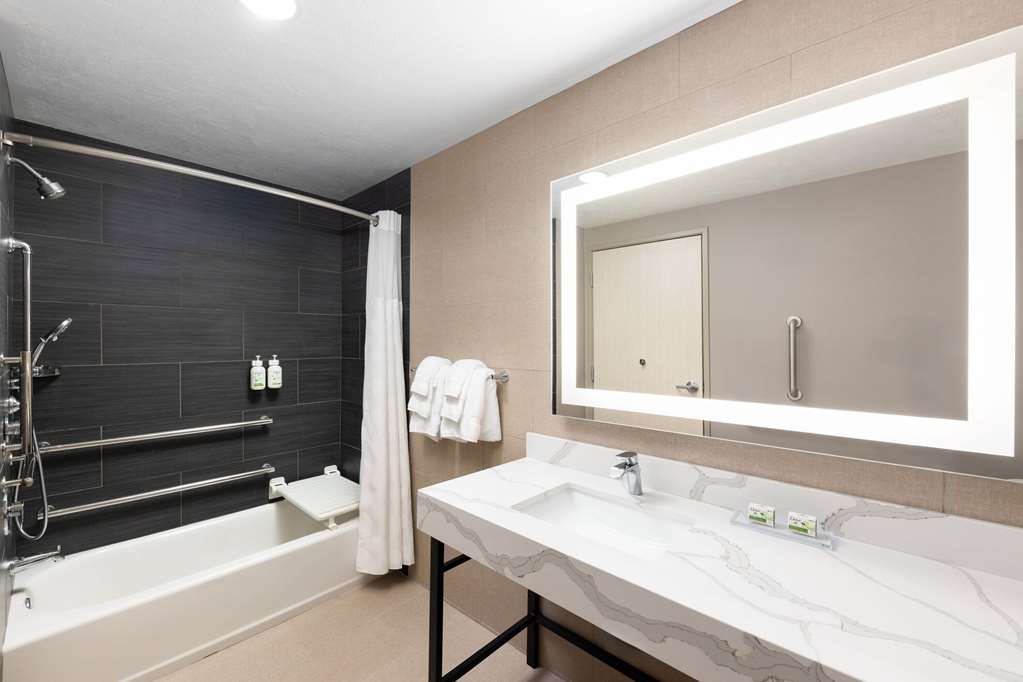 Wingate by Wyndham Kingman - photo 17