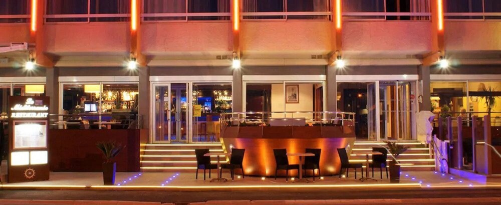 Logis Hôtel & Restaurant Mediterranee in Port-La-Nouvelle, France