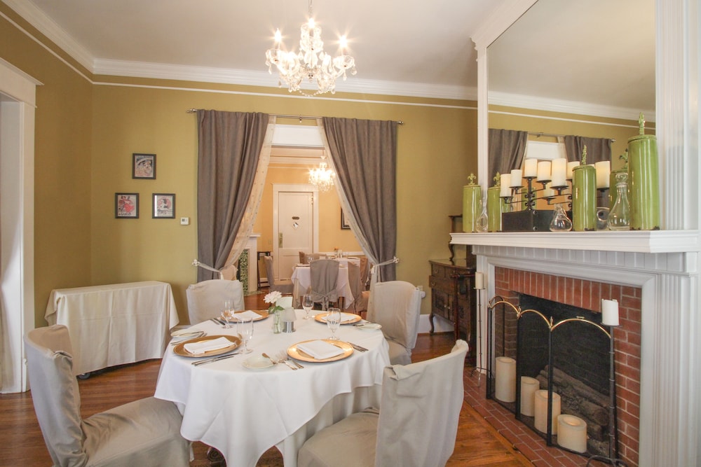 Burke Manor Inn & Pavilion - photo 33