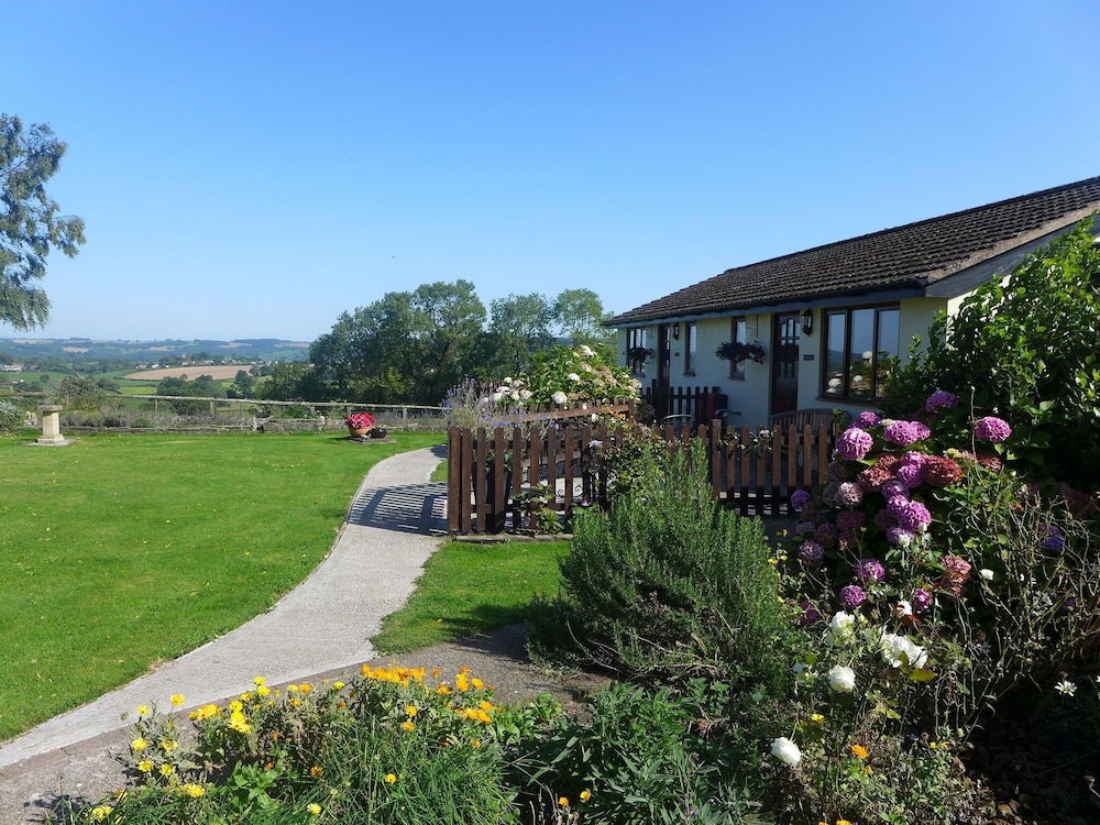 The Rock Self Catering Holiday Accommodation — 4-Star Luxury Hotel in Coleford, United Kingdom