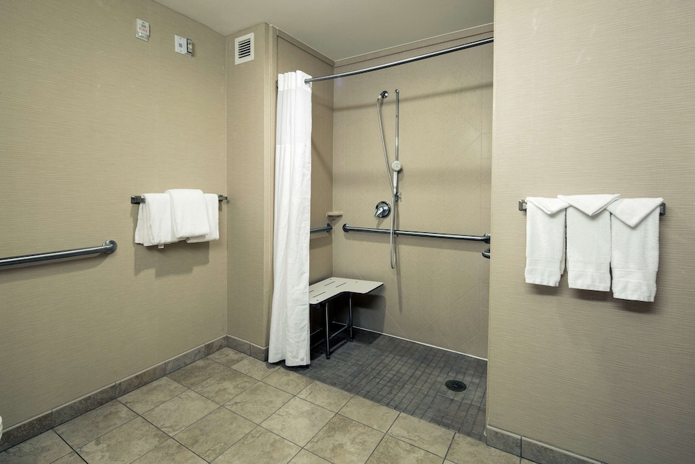 Hampton Inn & Suites Prescott Valley - photo 35