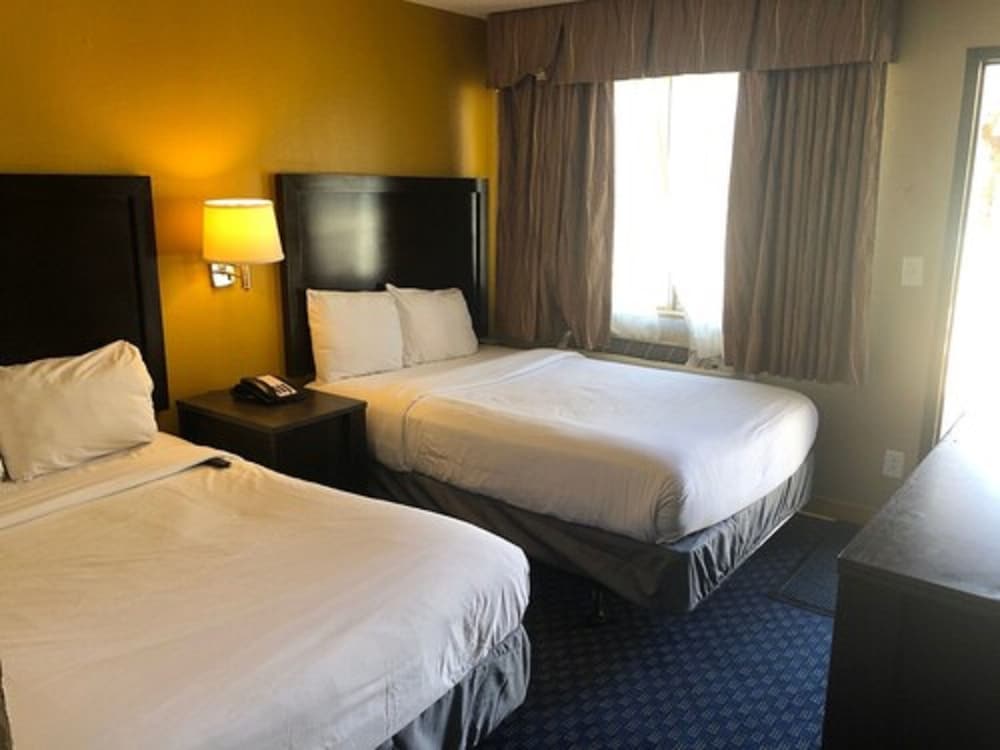 Howard Johnson by Wyndham Odessa TX - photo 17