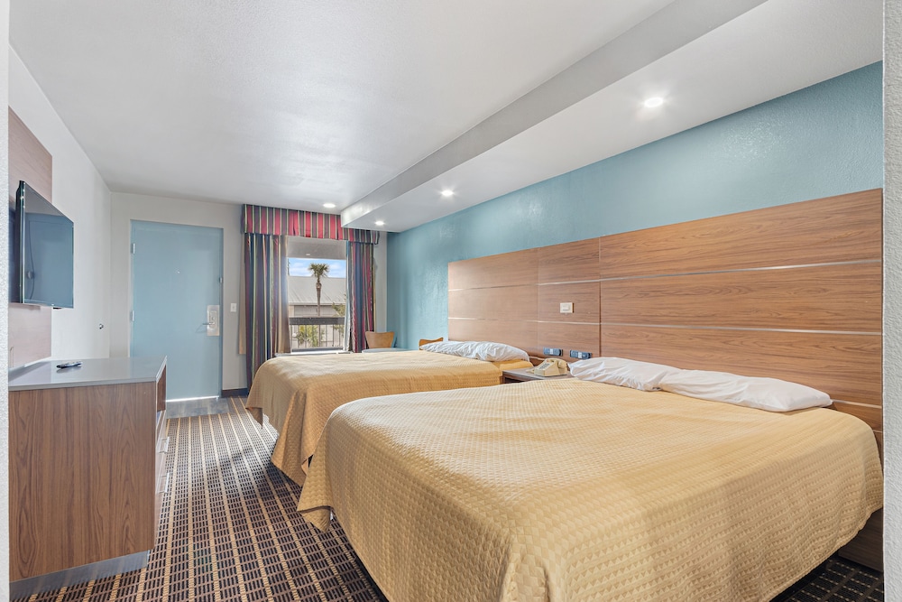 Regency Inn Near Boardwalk & Hurlburt Field - photo 8