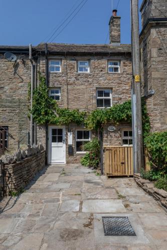 Chapel Cottage with Log Burner