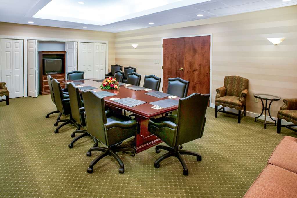 Clarion Hotel & Suites Convention Center Fredericksburg - photo 13