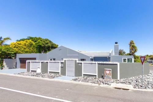 Family Home in West Beach Blouberg