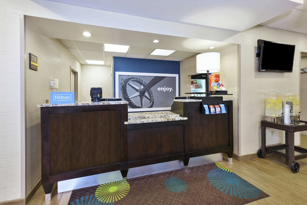 Hampton Inn Clinton - photo 4