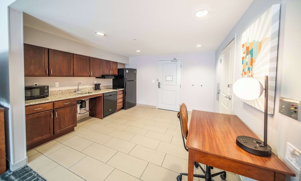 Homewood Suites by Hilton Rochester Mayo Clinic Area Saint Marys - photo 11
