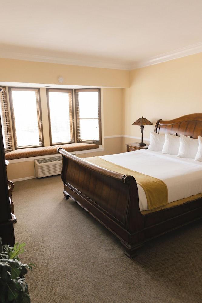 Historic Santa Maria Inn - photo 29