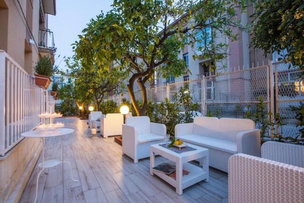 B&B Garden House — 4-Star Luxury Hotel in Siracusa, Italy