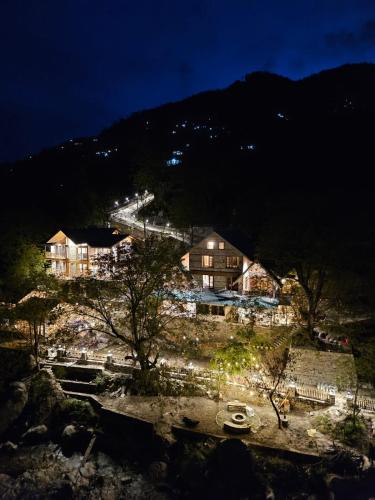 By The Brook in Banjar, India